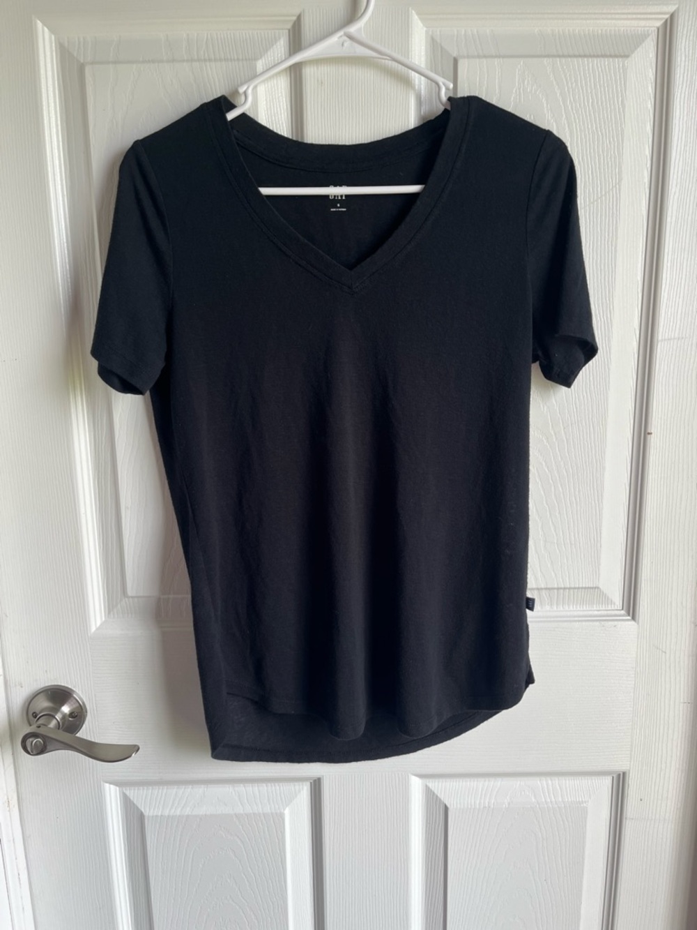 GAP Black V-Neck Short Sleeve Tee